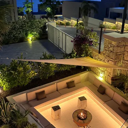 Villa Central Palms Paljasa Exterior photo