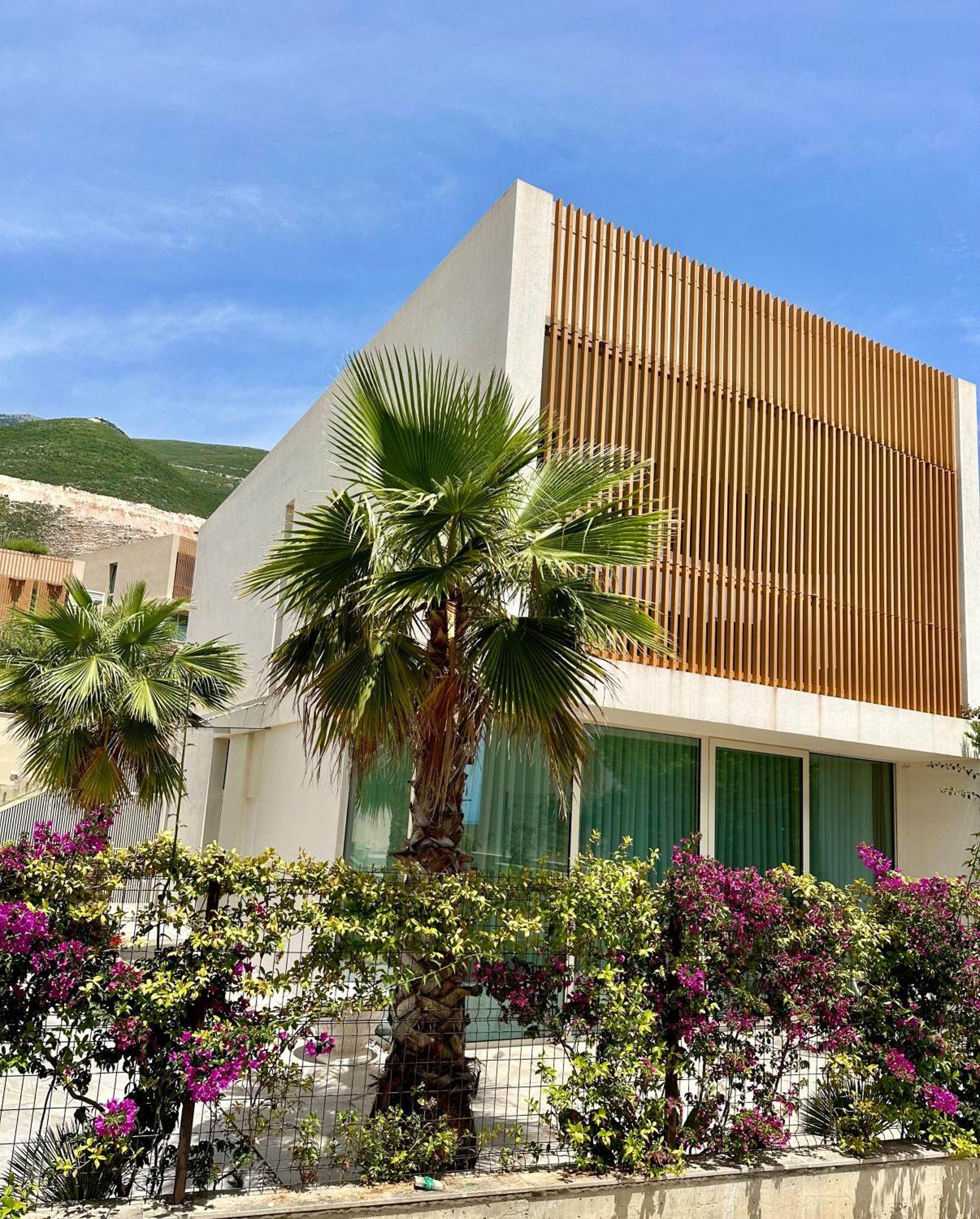 Central Palms Villa